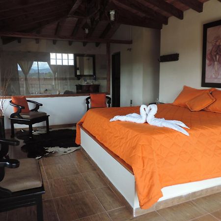 Oak Tree House Guest House Guatape Bagian luar foto