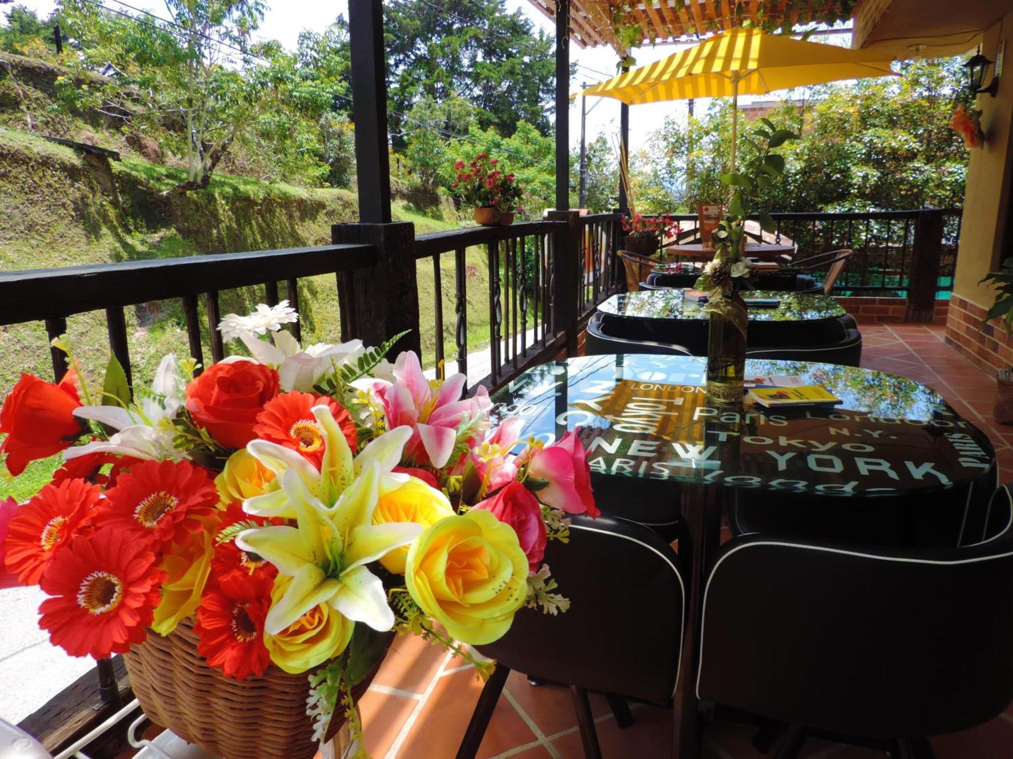 Oak Tree House Guest House Guatape Bagian luar foto