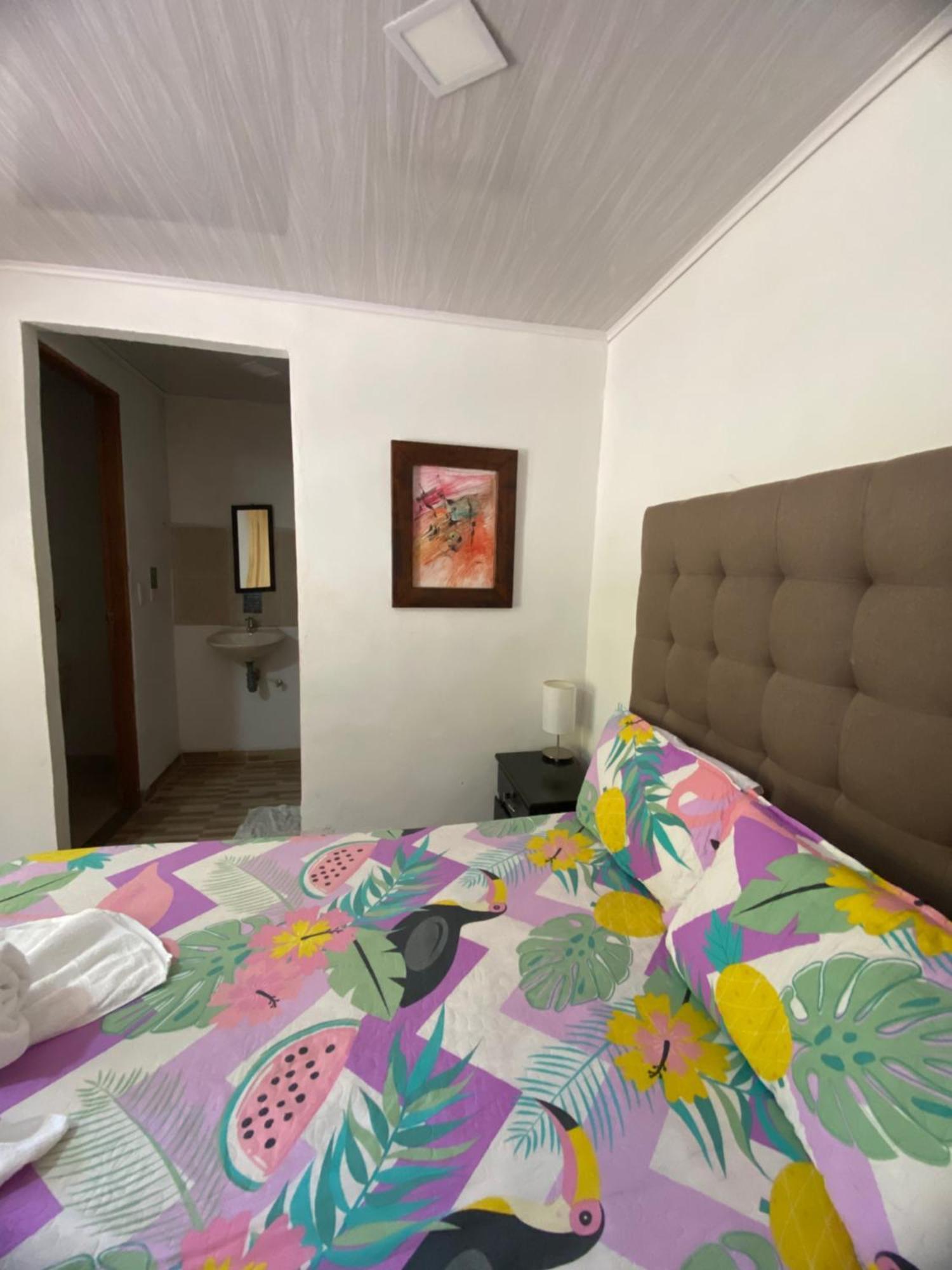 Oak Tree House Guest House Guatape Bagian luar foto