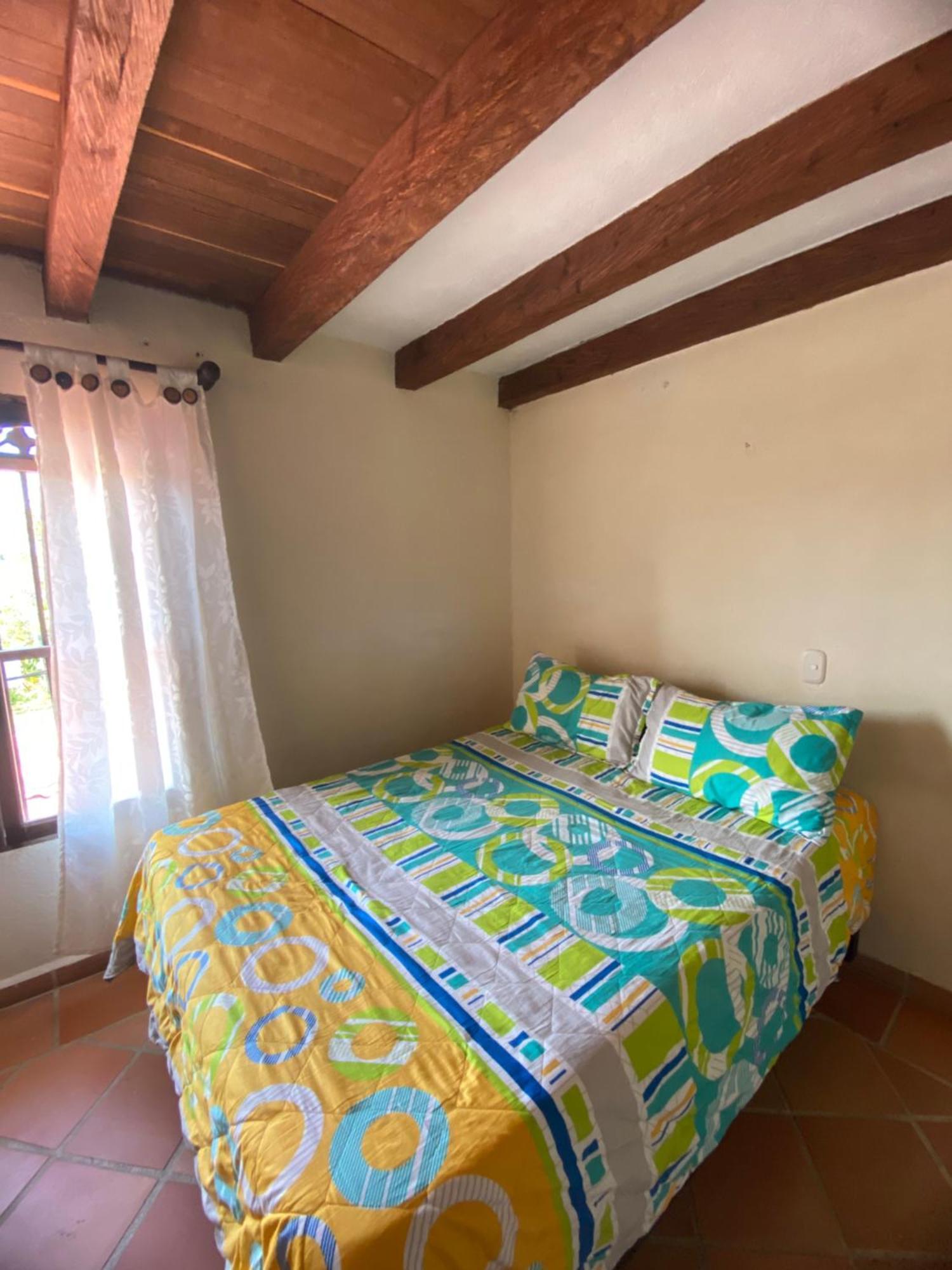 Oak Tree House Guest House Guatape Bagian luar foto