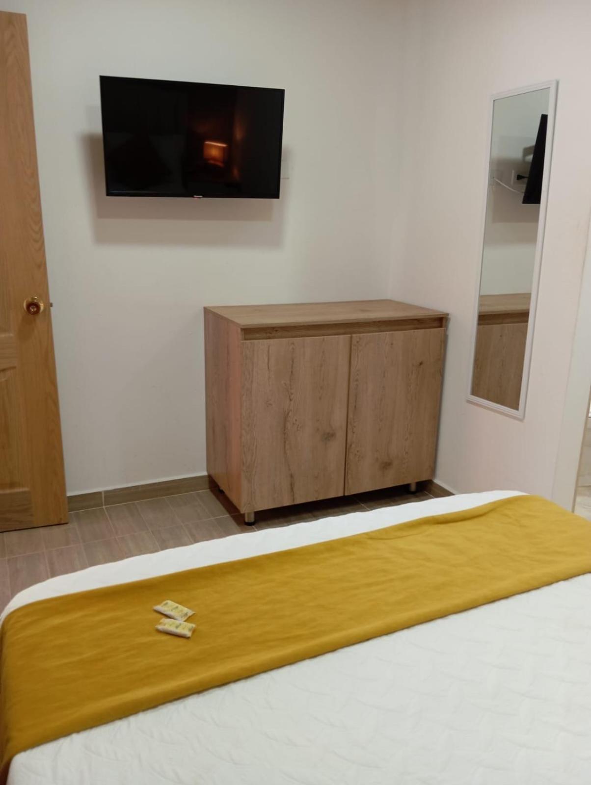 Oak Tree House Guest House Guatape Bagian luar foto