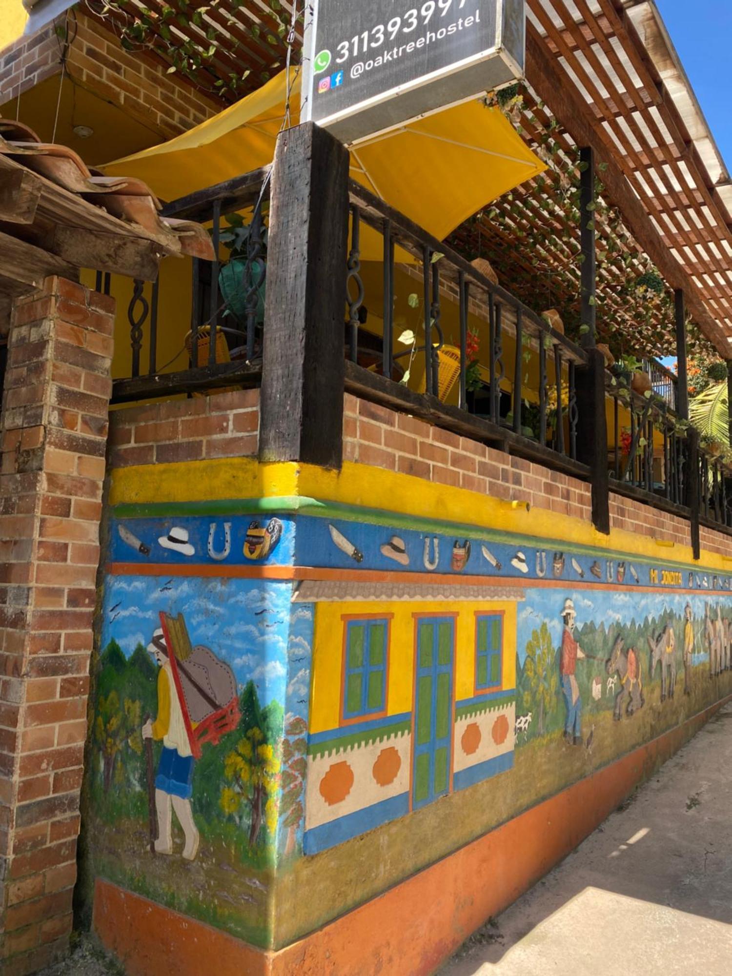 Oak Tree House Guest House Guatape Bagian luar foto