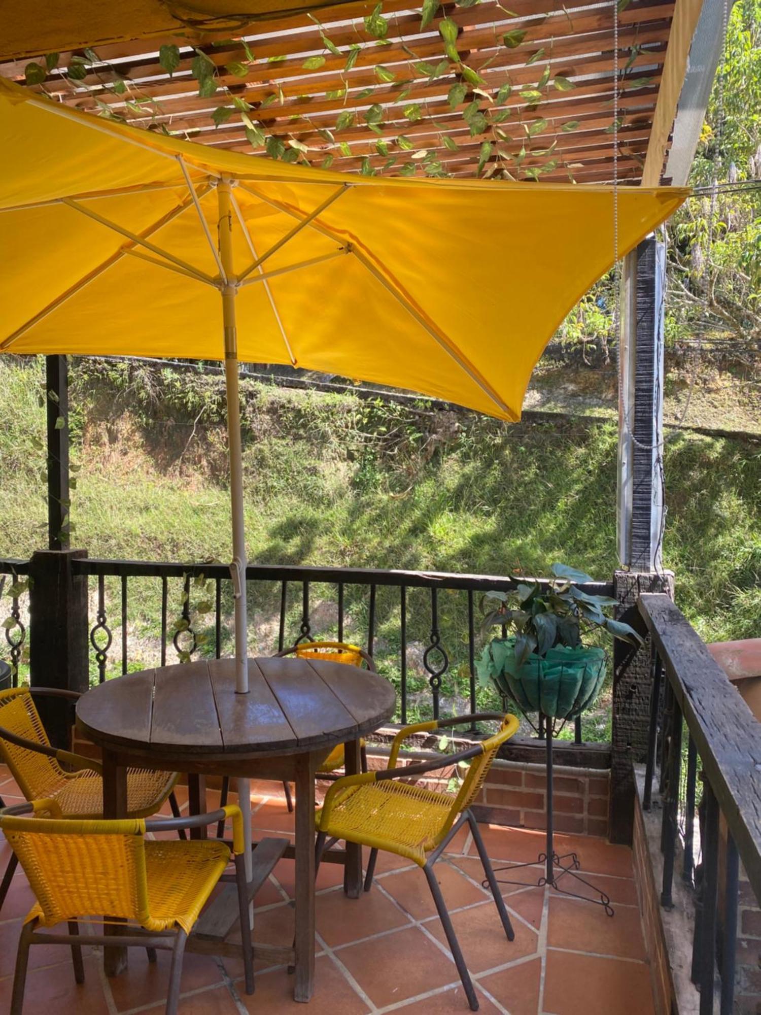 Oak Tree House Guest House Guatape Bagian luar foto