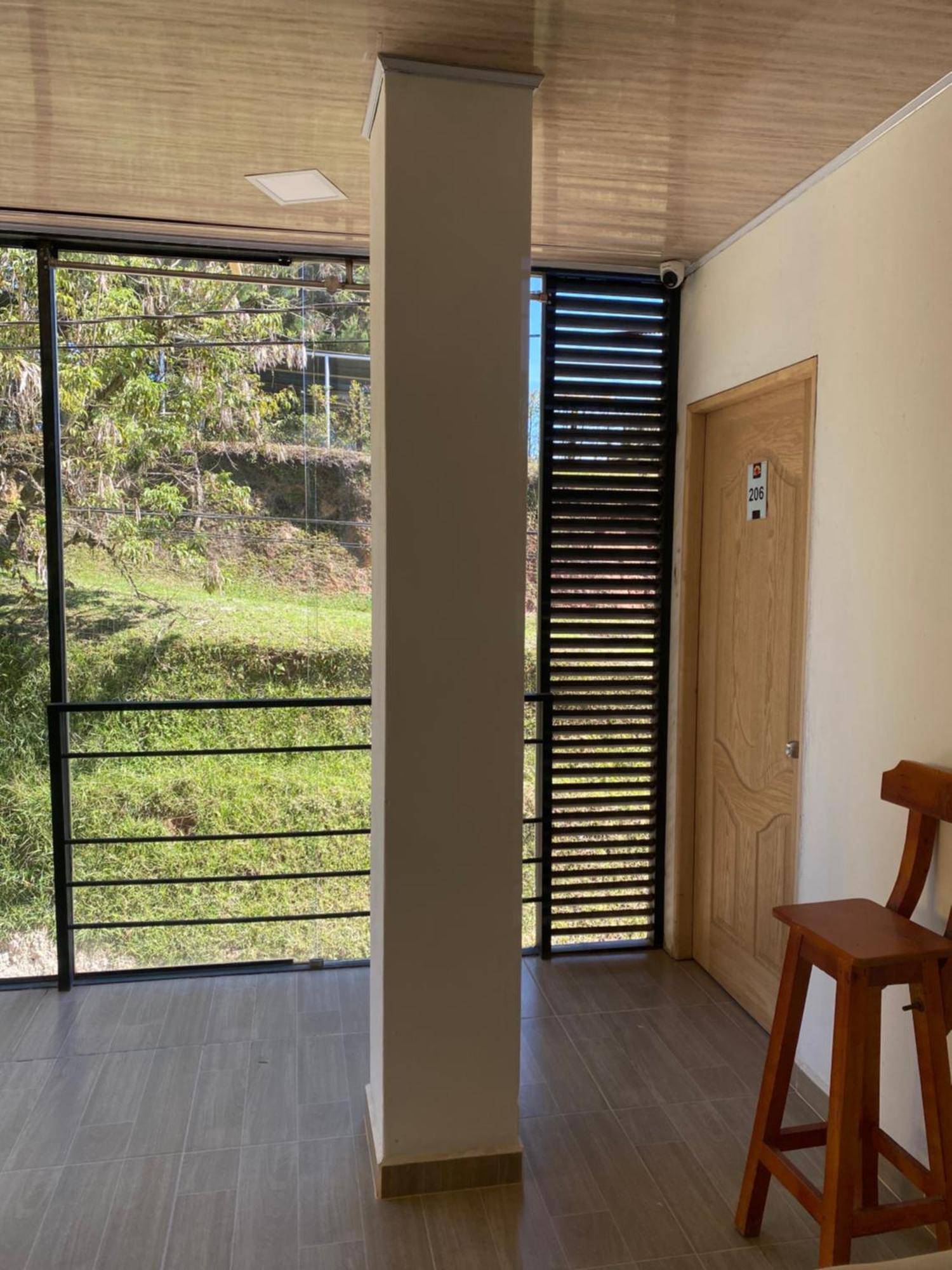 Oak Tree House Guest House Guatape Bagian luar foto