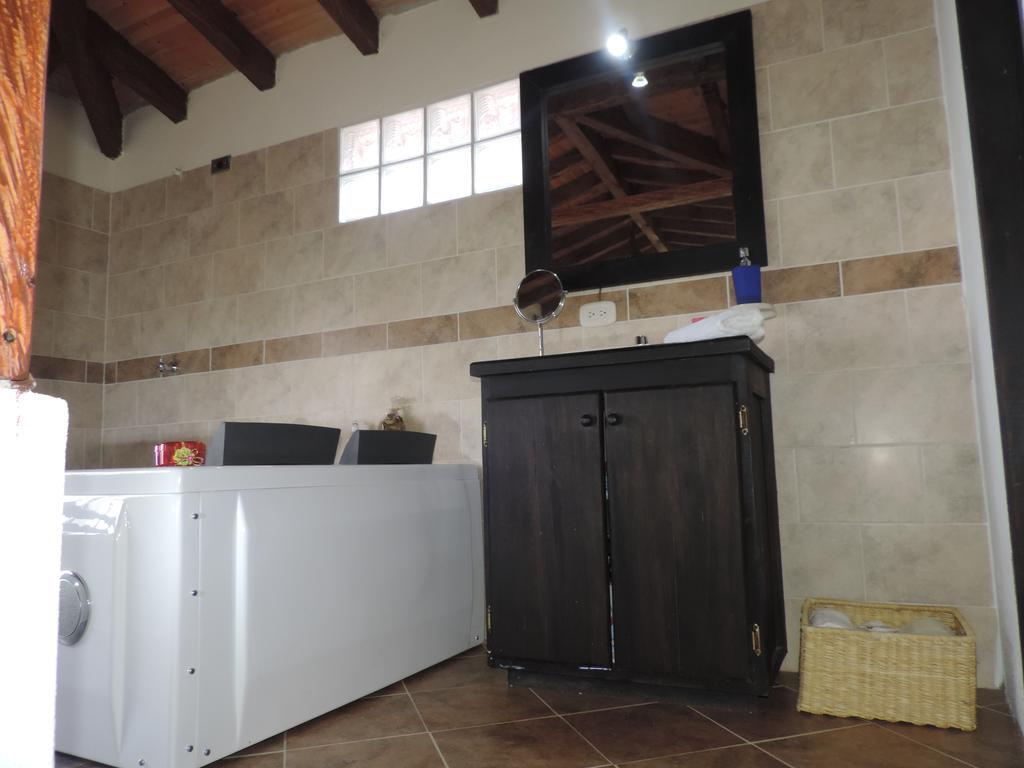 Oak Tree House Guest House Guatape Bagian luar foto